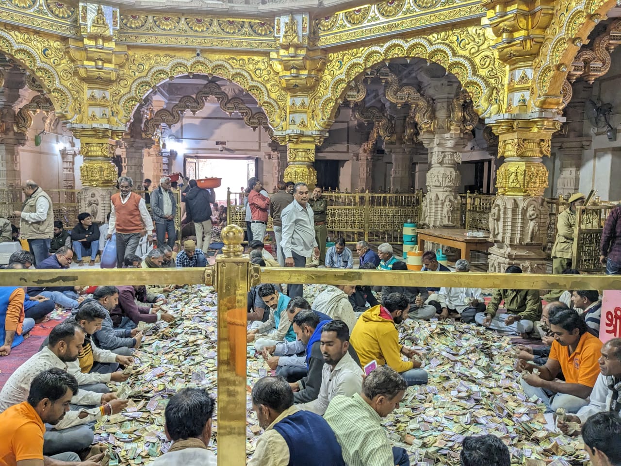 चित्तौड़गढ़ - श्री सांवलिया सेठ के भंडार से निकले छह करोड़ 21 लाख 70 हजार रुपए