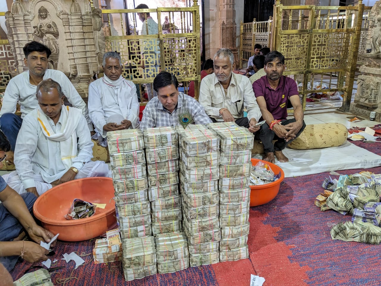 चित्तौड़गढ़ - श्री सांवलिया सेठ के भंडार से निकले 13 करोड़ एक लाख 80 हजार रुपए