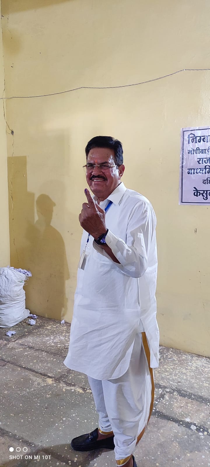प्रतापगढ़ / छोटीसादड़ी - कांग्रेस प्रत्याशी आंजना ने किया मतदान