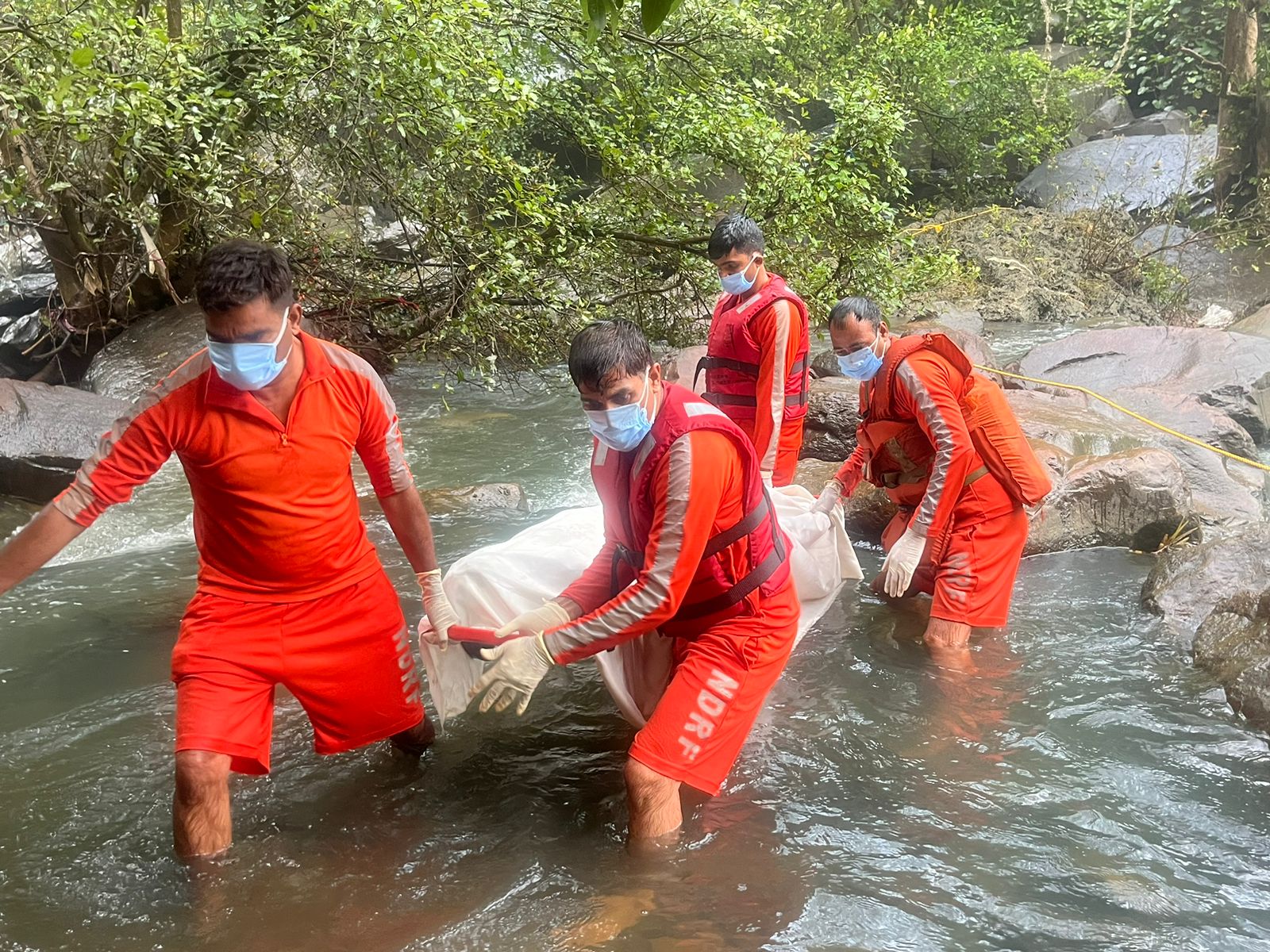 चित्तौड़गढ़ / बेंगू - झरने में बहे युवक का तीसरे दिन मिला शव