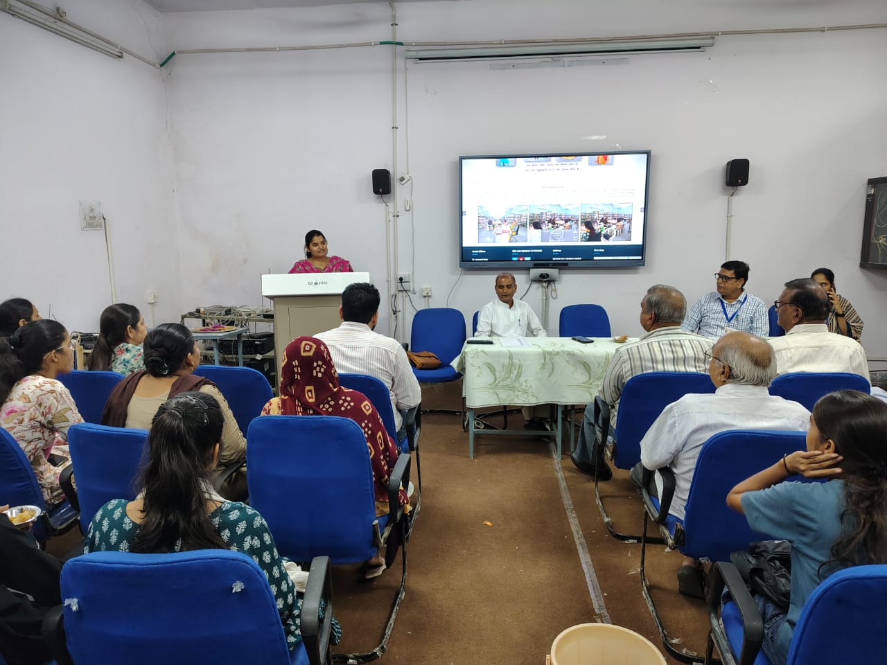 चित्तौड़गढ़ - अभिभावक शिक्षक व पूर्व छात्रा परिषद की बैठक का हुआ आयोजन