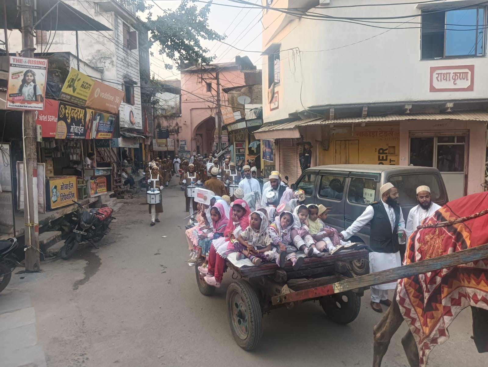 प्रतापगढ़ / छोटीसादड़ी - छोटीसादड़ी में बोहरा समाज के धर्मगुरुओं की मिलाद पर निकला भव्य चल समारोह