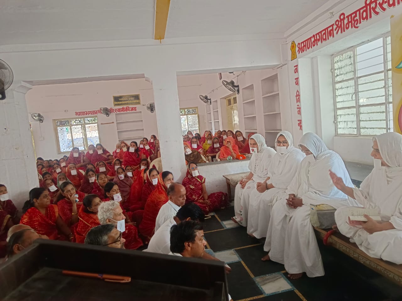 चित्तौड़गढ़ - चातुर्मास समाप्ति के बाद साध्वी मंडल का स्थानक में किया स्वागत