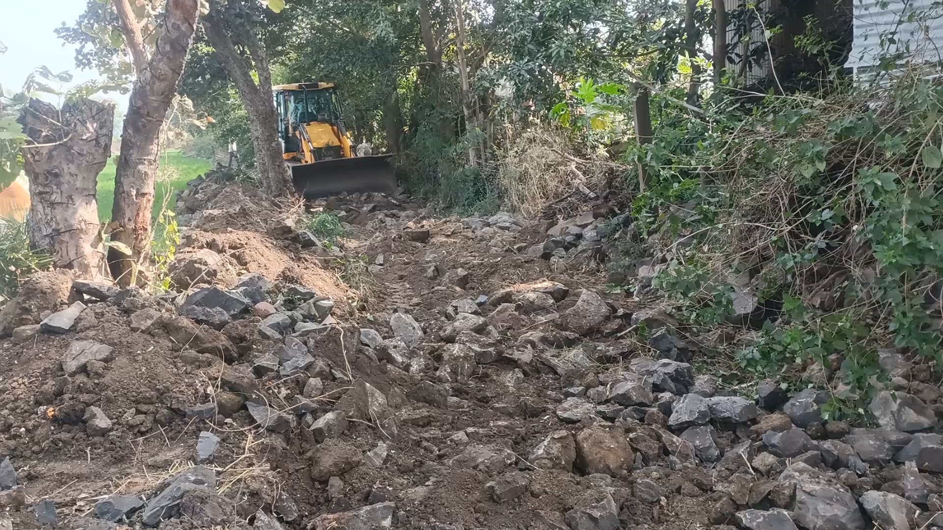 प्रतापगढ़ / छोटीसादड़ी - तीन वर्षों से बंद रास्ता खुला, प्रशासन ने दिलाया दलित किसान को न्याय