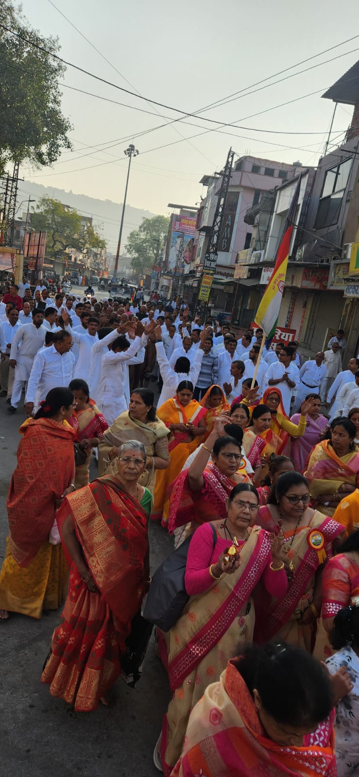 चित्तौड़गढ़ - मंगलमयी शोभायात्रा के साथ ही छह दिवसीय पंच कल्याणक प्रतिष्ठा महोत्सव एवं विश्व शांति महायज्ञ प्रारम्भ