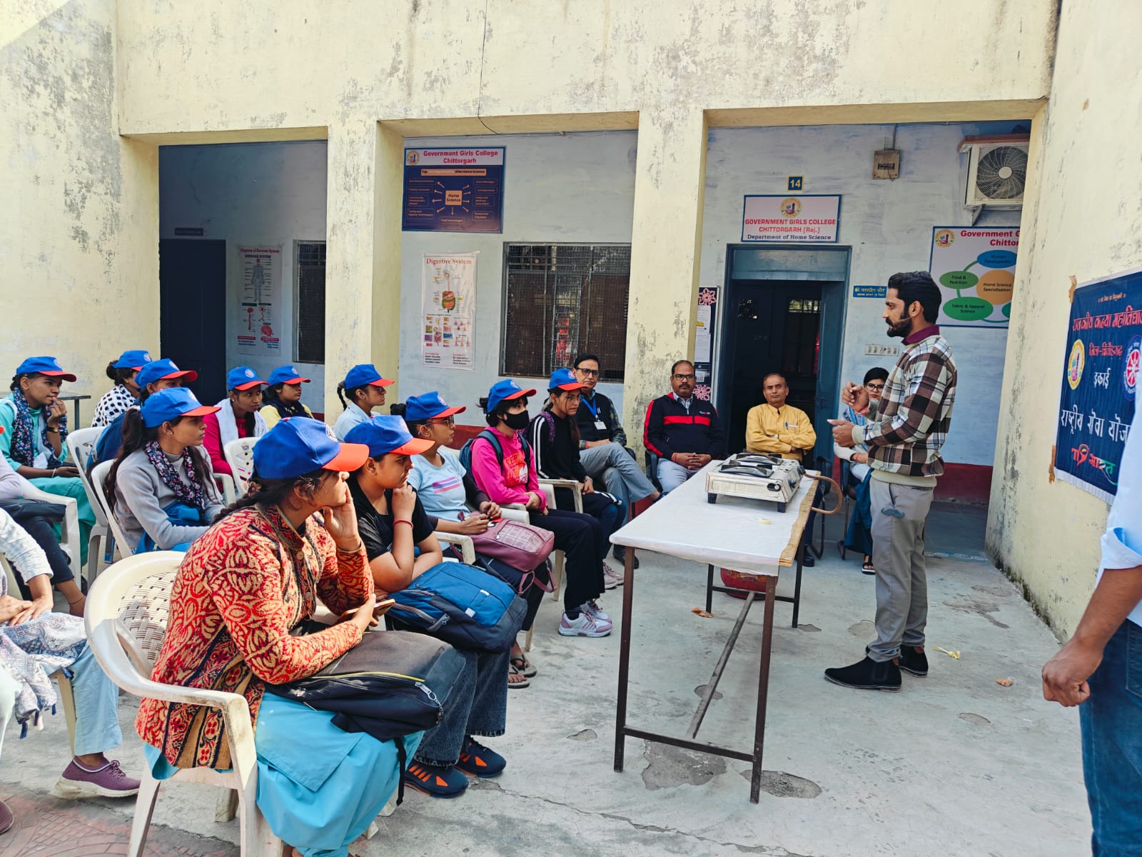 चित्तौड़गढ़ - कन्या महाविद्यालय में गैस सेफ्टी पर कार्यशाला का हुआ आयोजन