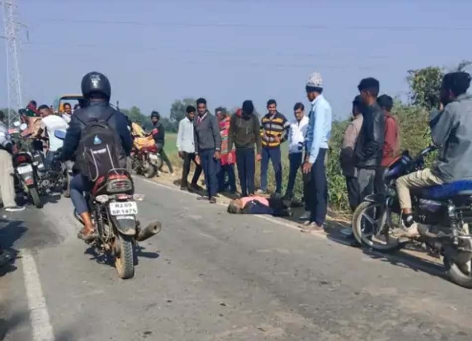 चित्तौड़गढ़ / निम्बाहेड़ा - दो बाइक की आमने-सामने भिड़ंत में तीन घायल, एक को किया रेफर