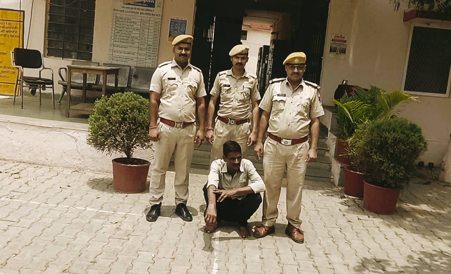 प्रतापगढ़ / छोटीसादड़ी - फर्जी बिल्टी की आड़ में तस्करी करते सवा करोड़ का डोडा-चूरा पकड़ा, कमल राणा गिरोह से जुड़े हैं तार