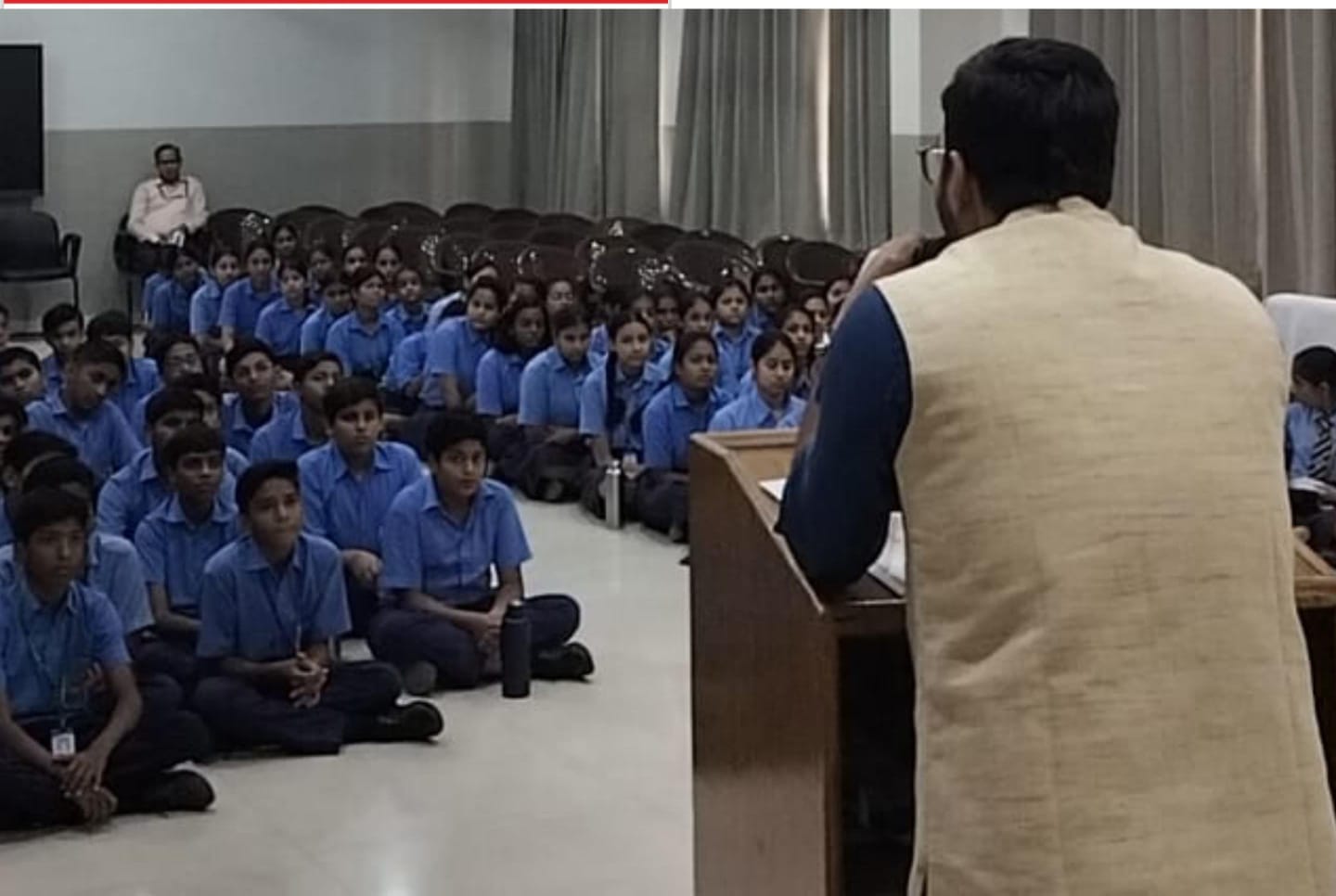 चित्तौड़गढ़ - आर्ट ऑफ गिविंग पहल के अंतर्गत निबंध लेखन प्रतियोगिता आयोजित