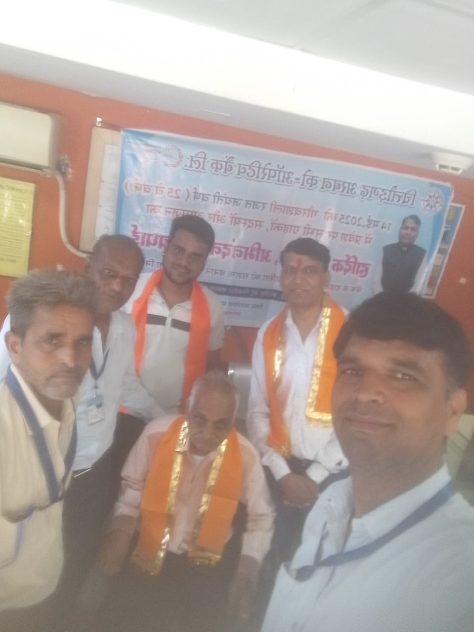 चित्तौड़गढ़ / कपासन - बैंक के स्थापना दिवस पर मूल्यवाहन ग्राहकों का किया सम्मान
