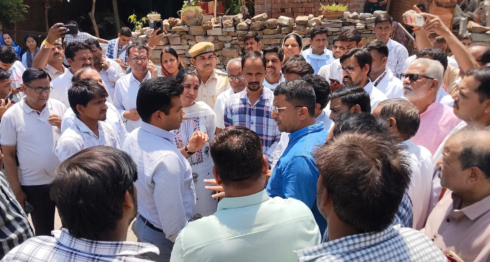 चित्तौड़गढ़ / बेंगू - जिला कलेक्टर और विधायक ने किया धूलखेड़ा वार्ड का निरीक्षण