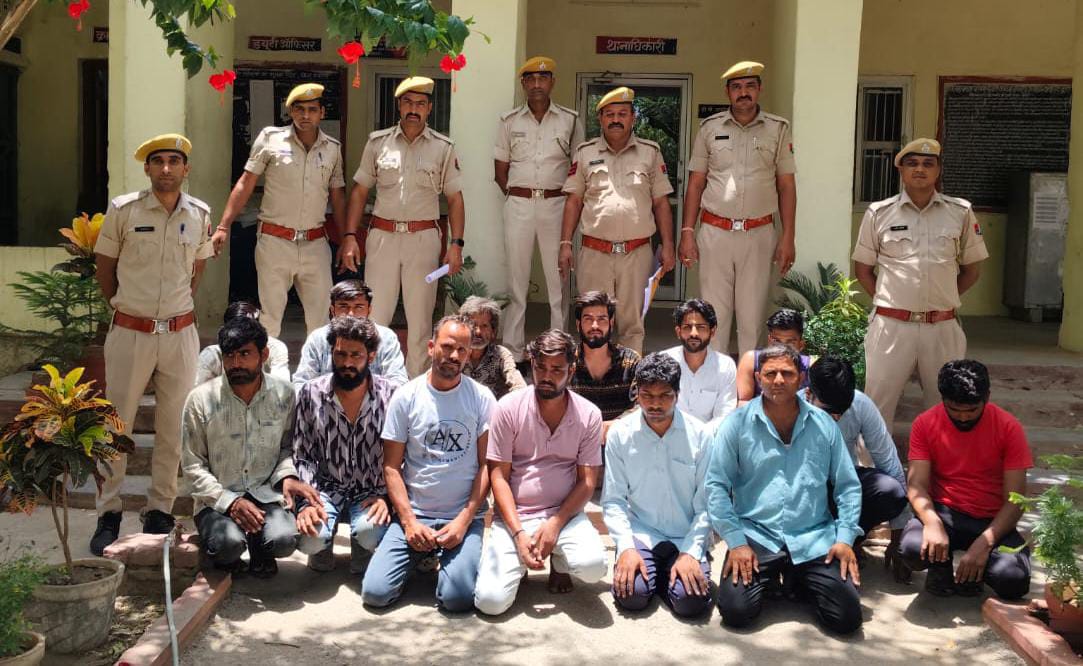 चित्तौड़गढ़ - पुलिस ने जिले भर में दबिश देकर 241 आरोपी किए गिरफ्तार