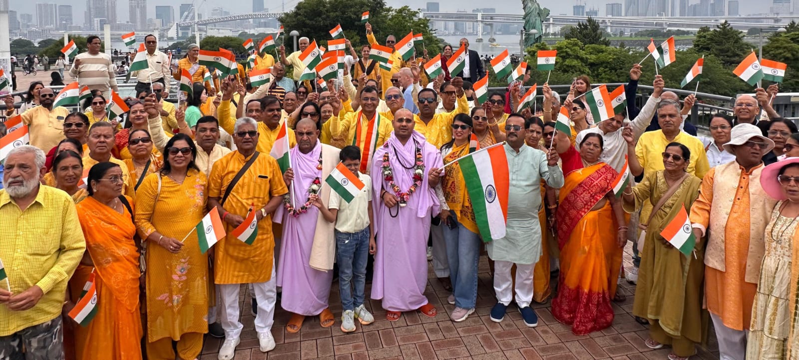 चित्तौड़गढ़ - सूर्योदय के देश जापान में संतों के सानिध्य में निकली तिरंगा यात्रा, गूंजे भारत माता की जय के नारे