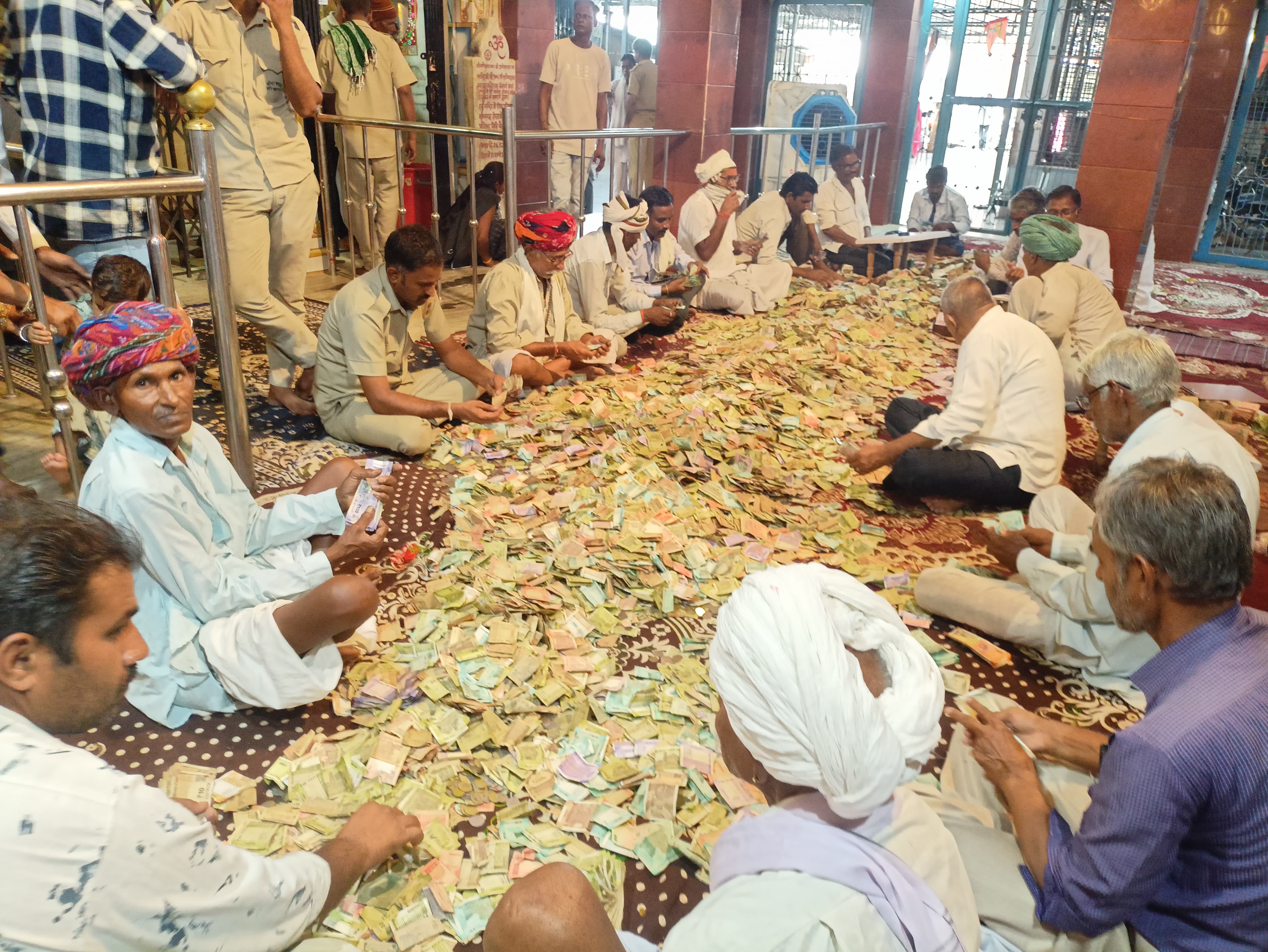 चित्तौड़गढ़ / कपासन - श्री शनि महाराज आली के मासिक भंडार से 21.70 लाख की निकली राशि