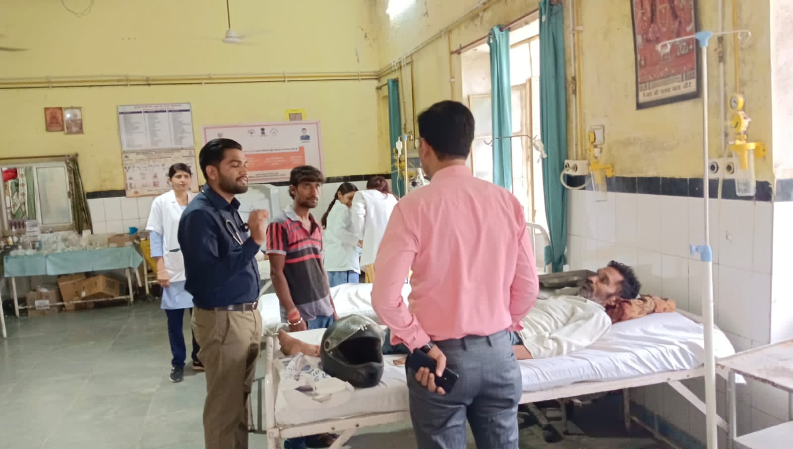 चित्तौड़गढ़ / डूंगला - उपखंड अधिकारी ने सीएचसी का किया आकस्मिक निरीक्षण