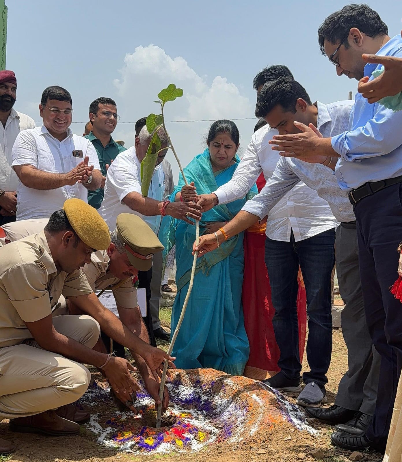 चित्तौड़गढ़ - वंदे गंगा जल संरक्षण जन अभियान, प्रभारी मंत्री ने चित्तौड़गढ़ किले पर जल पूजन कर किया जिला स्तरीय अभियान का शुभारंभ