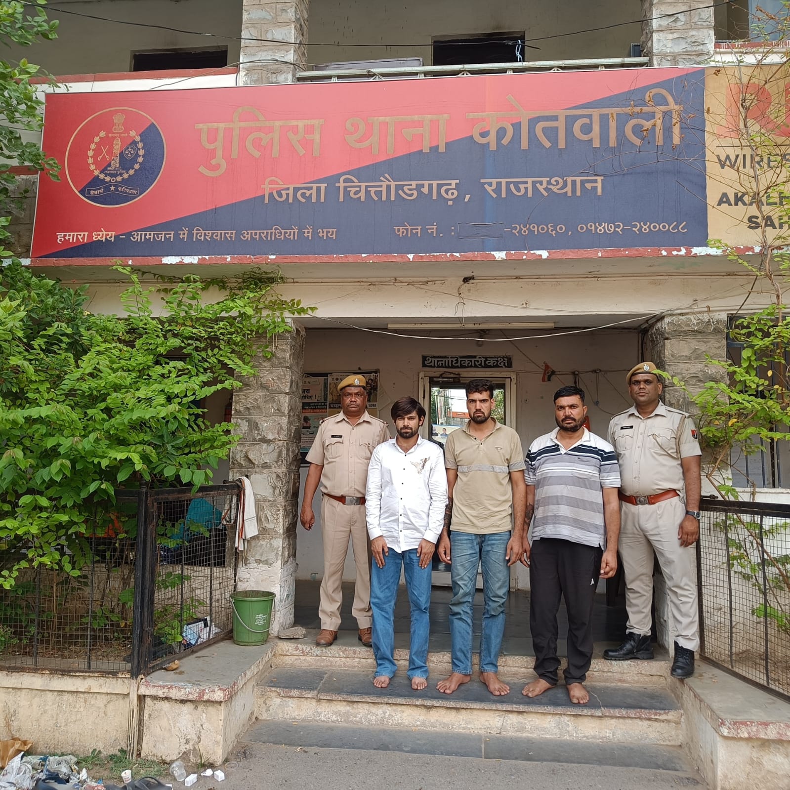चित्तौड़गढ़ - होटल पर युवक की फायरिंग कर हत्या के मामले में मुख्य आरोपियों का फरारी में सहयोग करने व शरण देने वाले तीन आरोपी गिरफ्तार