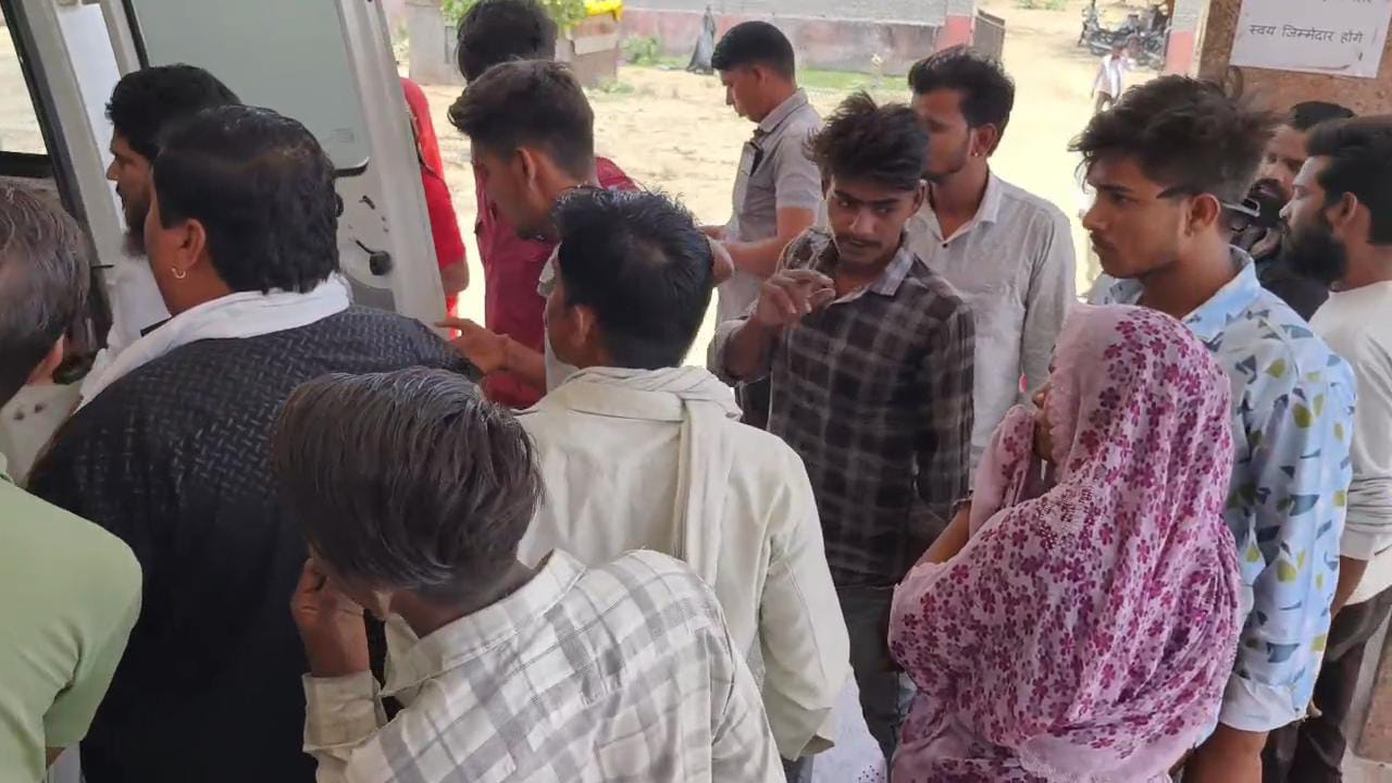 चित्तौड़गढ़ / बेंगू - सड़क हादसे में दूल्हे की मौत, दुल्हन सहित 7 को किया रेफर