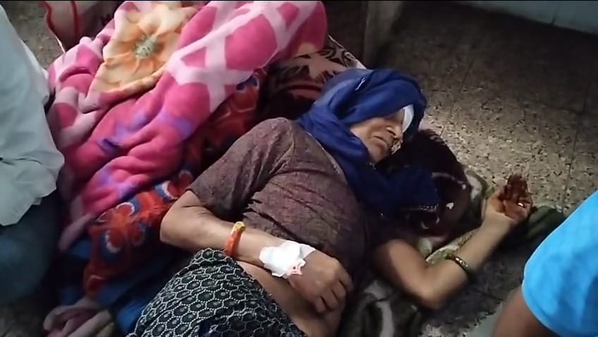 चित्तौड़गढ़ - फीमेल वार्ड में भर्ती वृद्धा पर गिरा छत का प्लास्टर, सिर में आए आठ टांके, आईसीयू में करवाना पड़ा भर्ती