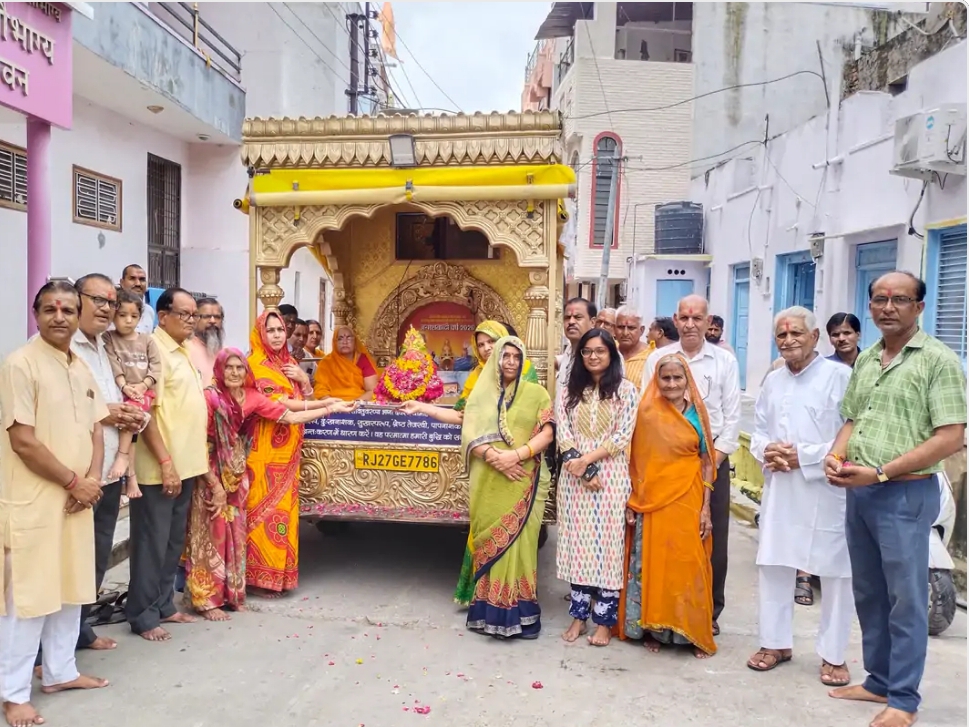 चित्तौड़गढ़ / कपासन - गायत्री परिवार की ज्योति कलश यात्रा का श्रद्धालुओं ने किया स्वागत