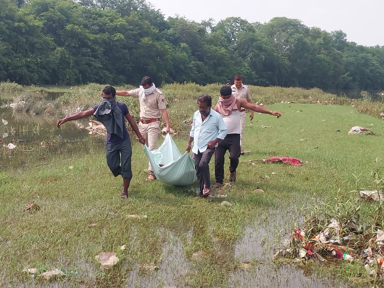 चित्तौड़गढ़ - गंभीरी में तैरती मिली जिन्स, टीशर्ट पहने युवक की लाश