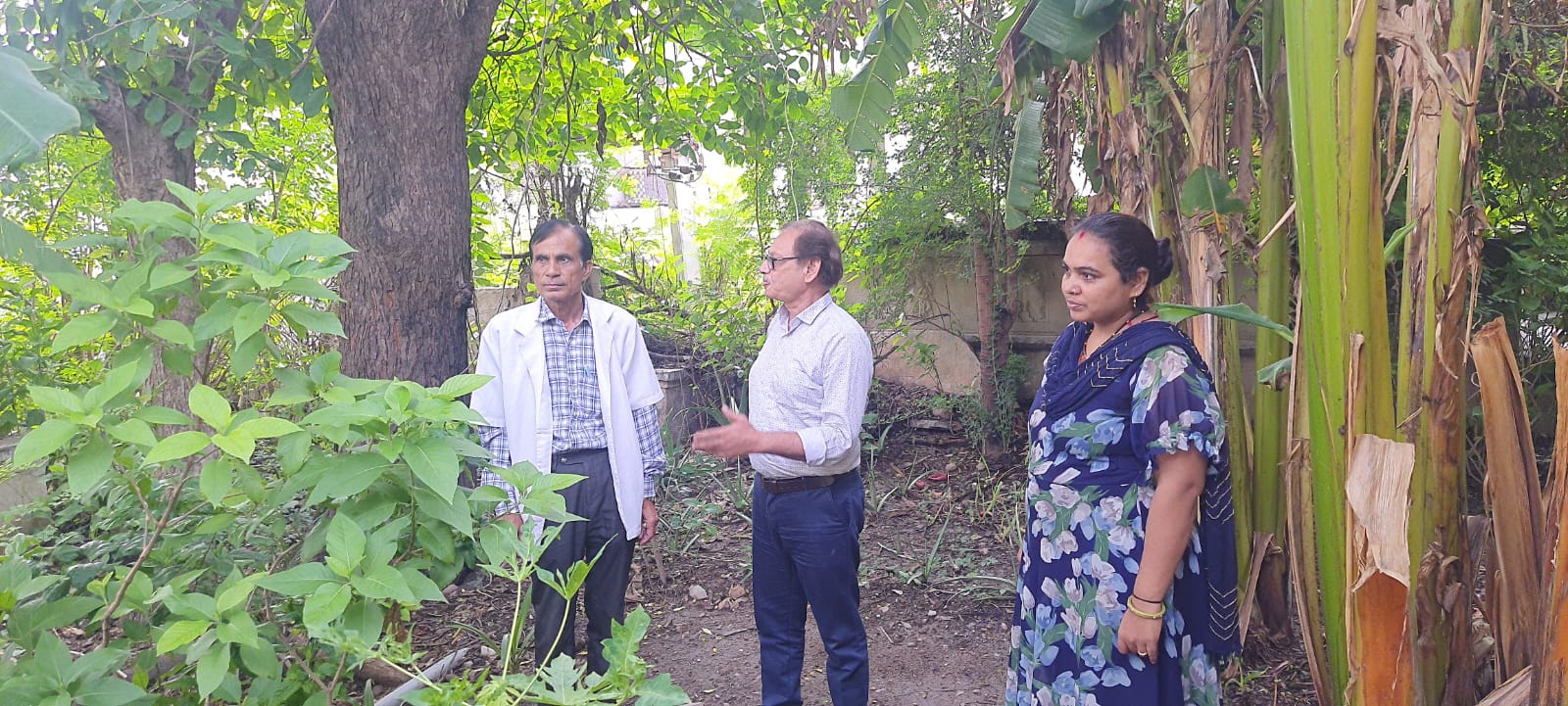 चित्तौड़गढ़ / चिकारड़ा - आयुष्मान आरोग्य मंदिर का संभाग उपनिदेशक ने किया निरीक्षण