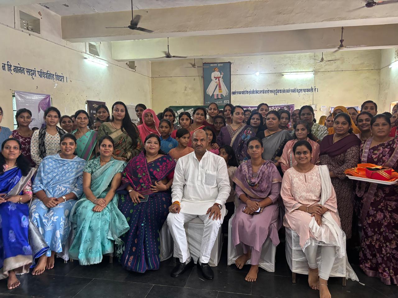 चित्तौड़गढ़ - लघु उद्योग भारती की महिला इकाई का प्रयास विकास कौशल प्रशिक्षण शिविर जारी, सांसद ने प्रशिक्षणार्थियाें को किया प्रोत्साहित