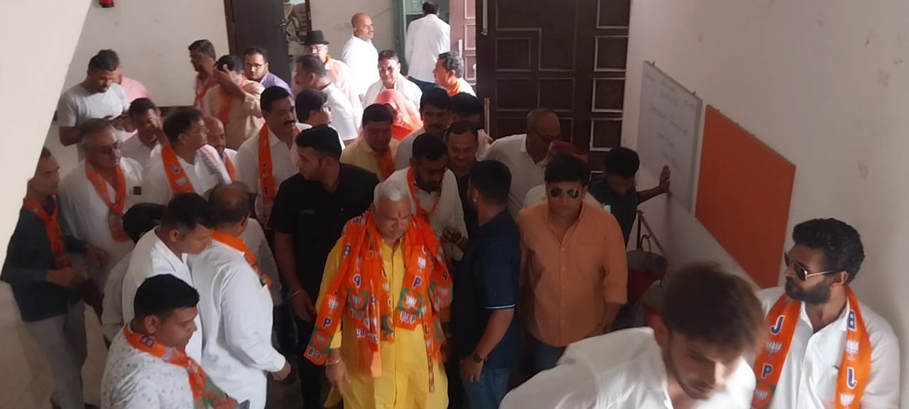चित्तौड़गढ़ - चित्तौड़ पहुंचे गृह राज्य मंत्री जवाहर सिंह बेड़म, लोकतंत्र सेनानियों का हुआ सम्मान, कई विधायक नदारद