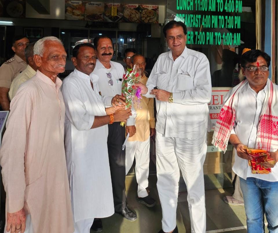 चित्तौड़गढ़ / निम्बाहेड़ा - गुजरात प्रवास पर जाने के दौरान कृपलानी का बिच्छीवाड़ा में हुआ स्वागत