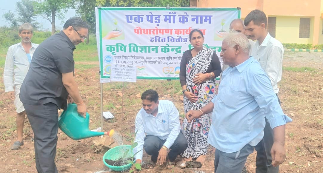 चित्तौड़गढ़ - किसान प्राकृतिक खेती को बढ़ावा देवे - डॉ. मिश्रा