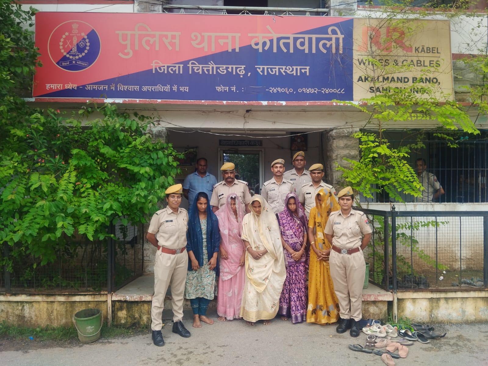 चित्तौड़गढ़ - कथा प्रवचन के दौरान महिलाओं से चेन चोरी की वारदात का खुलासा, अंतर्राज्यीय चोर गिरोह की पांच महिलाएं गिरफ्तार