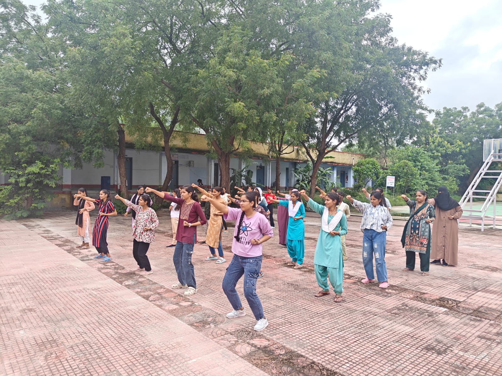 चित्तौड़गढ़ - कन्या महाविद्यालय में रानी लक्ष्मीबाई केंद्र में प्रथम बैच का उदघाटन