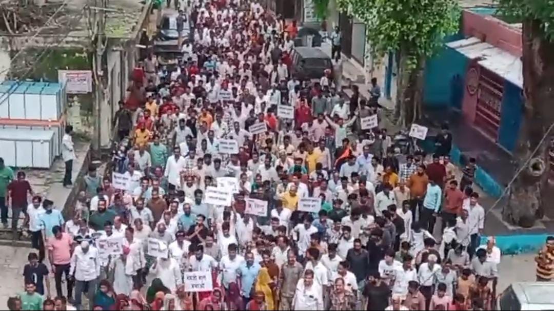 चित्तौड़गढ़ / भदेसर - कब्रिस्तान की भूमि आवंटन के विरोध में ग्रामीण