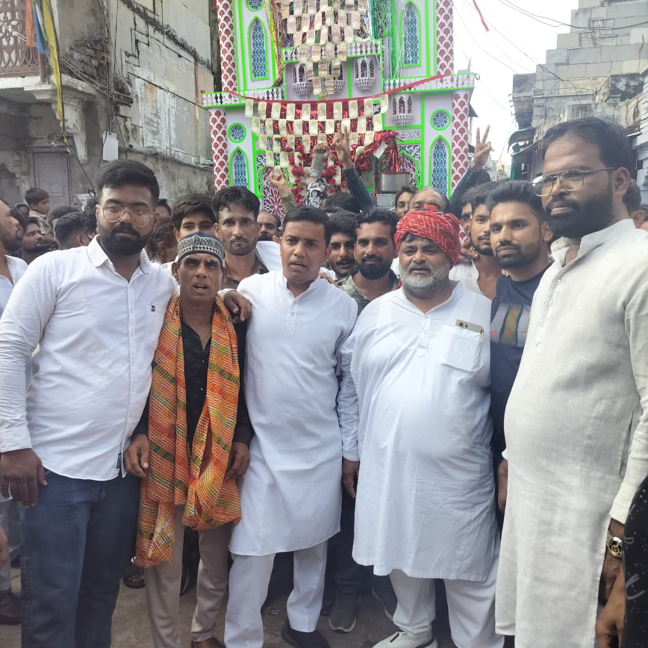 चित्तौड़गढ़ - निकला ताजिए का जुलूस, शरबत पिलाई