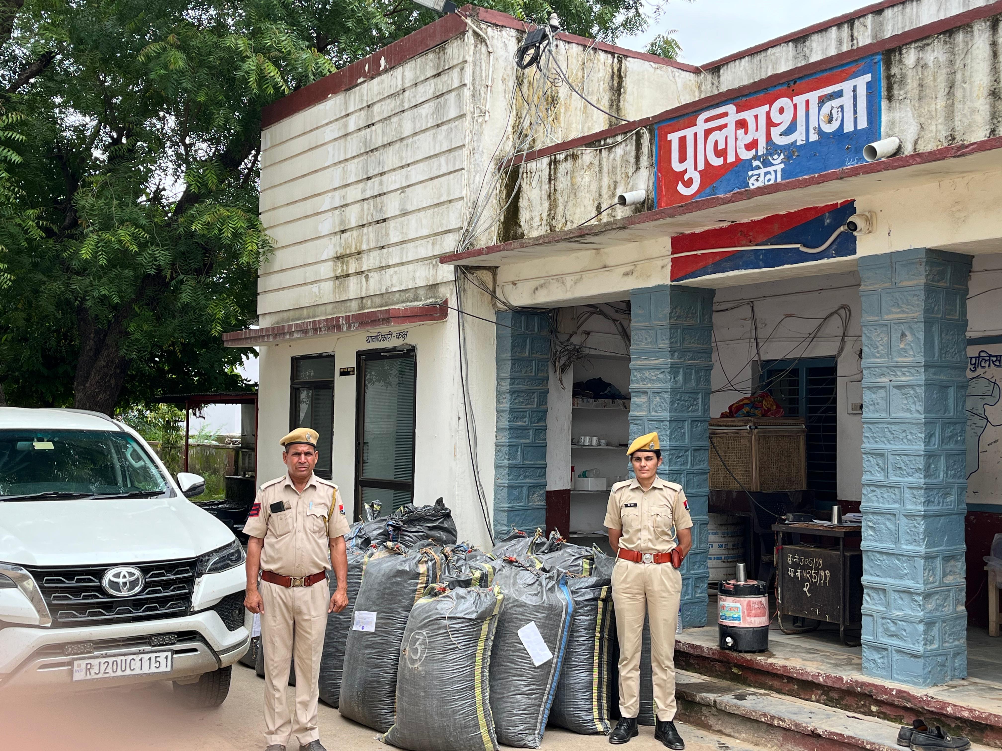 चित्तौड़गढ़ / बेंगू - बेंगू पुलिस ने पकड़ा करीब 4 क्विंटल डोडा-चूरा, फोरच्यूनर कार जब्त
