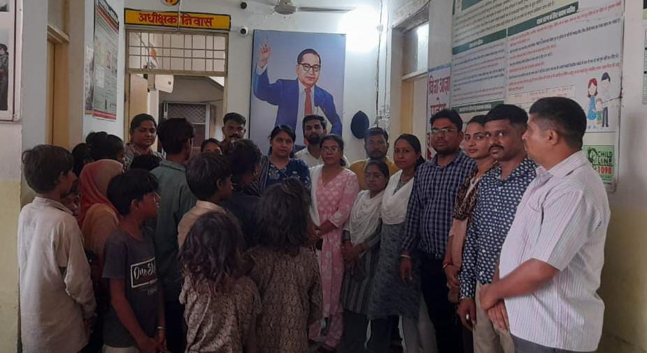 चित्तौड़गढ़ - भिक्षावृत्ति एवं कचरा बीनने से जुड़े 15 बच्चों का रेस्क्यू, बाल कल्याण समिति के समक्ष प्रस्तुत कर पुनर्वास की दिशा में उठाया कदम