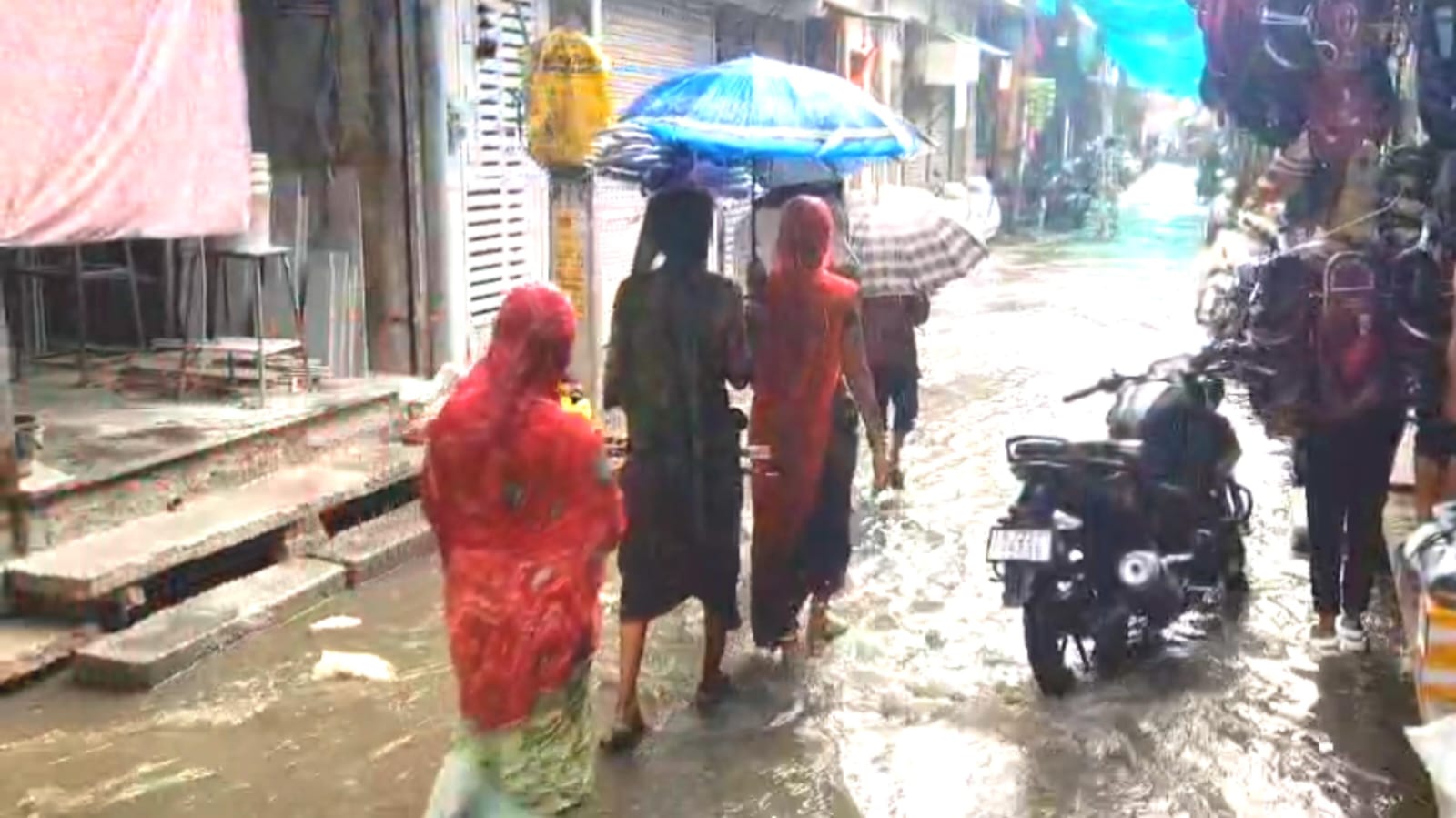 पाली/ जमकर बरसे मेघ,आधे घंटे में कई जगह जलभराव