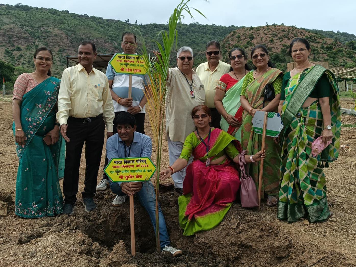 चित्तौड़गढ़ - भारत विकास परिषद् ने नेतावलगढ़ गौशाला में किया सामूहिक पौधारोपण, हर युगल ने लिया पेड़ की रक्षा का संकल्प