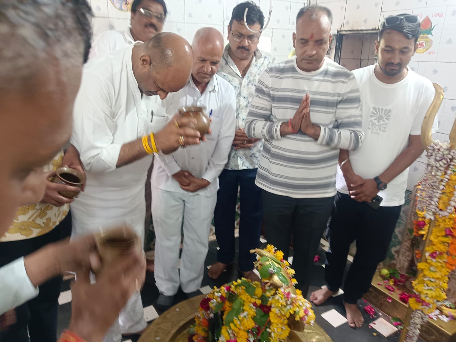 चित्तौड़गढ़ / कपासन - सांसद जोशी ने सोमेश्वर महादेव मंदिर पर पूजा अर्चना कर किया जलाभिषेक