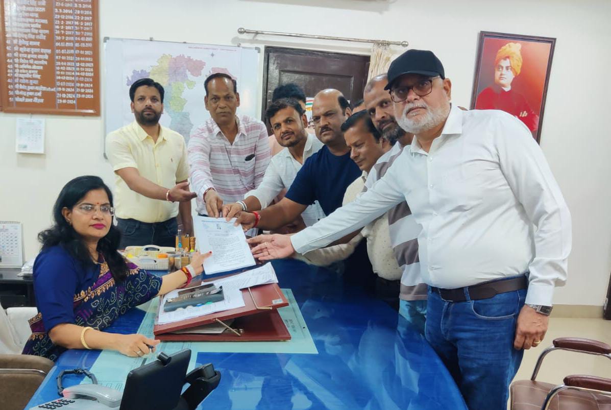   चित्तौड़गढ़   -  चित्तौड़गढ़ जिला केमिस्ट एसोसिएशन ने सौंपा ज्ञापन