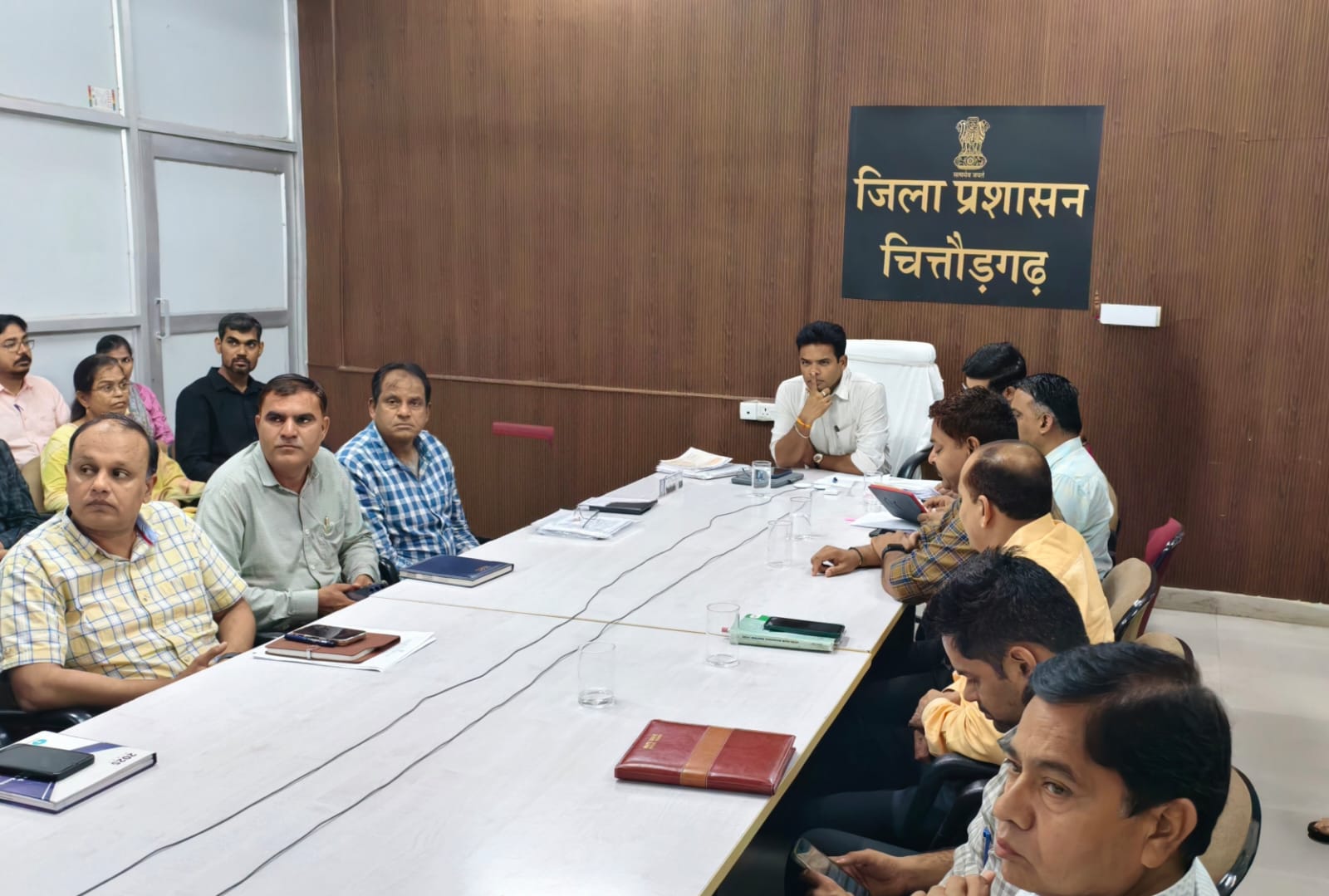  चित्तौड़गढ़  -  मुख्य सचिव ने वंदे गंगाजल अभियान एवं अंत्योदय संबल पखवाड़ा की समीक्षा की