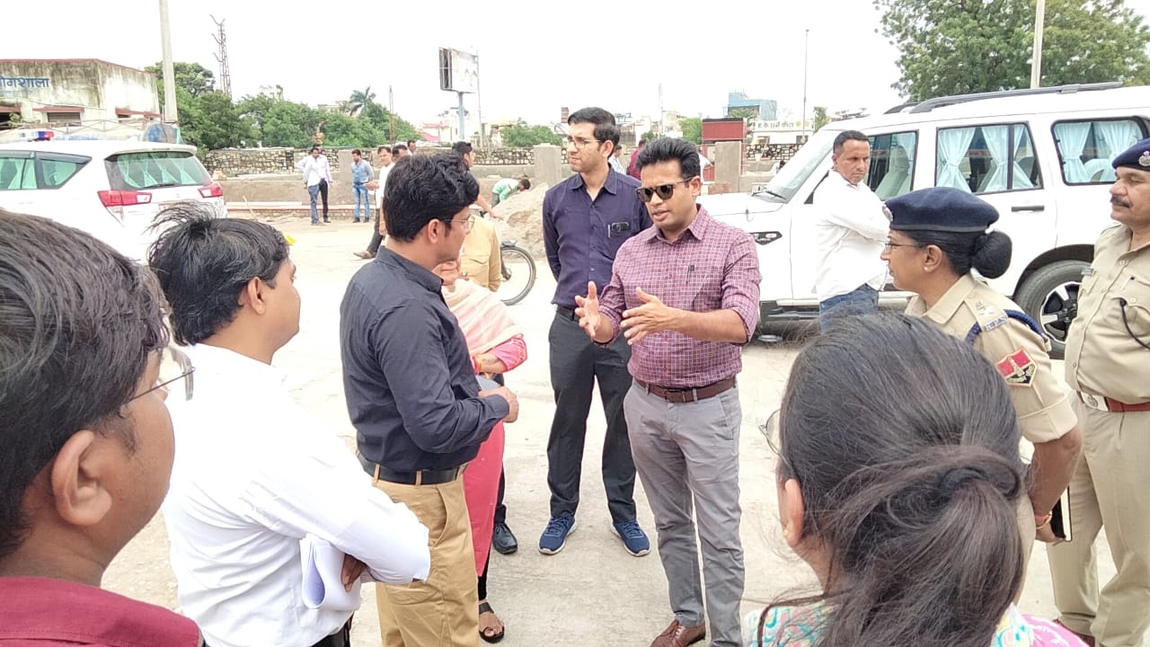 चित्तौड़गढ़ / निम्बाहेड़ा - मुख्यमंत्री के दौरे से पहले निंबाहेड़ा में प्रशासन सक्रिय, जिला कलेक्टर ने लिया सभा स्थल का जायजा