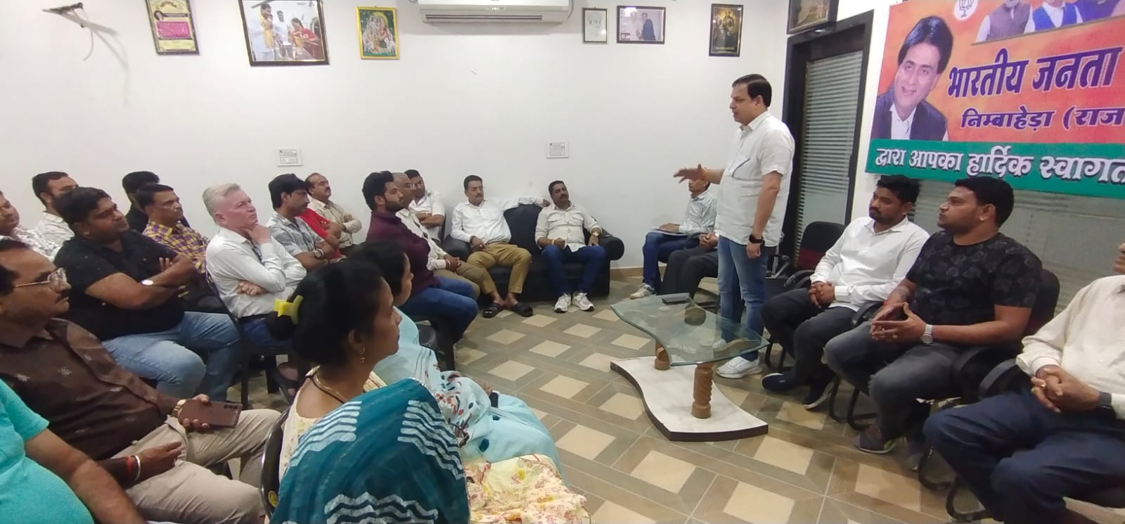 चित्तौड़गढ़  /  निम्बाहेड़ा -   विधायक कृपलानी के जन्मदिन को दो दिवसीय उत्सव के रूप में मनाने का लिया निर्णय