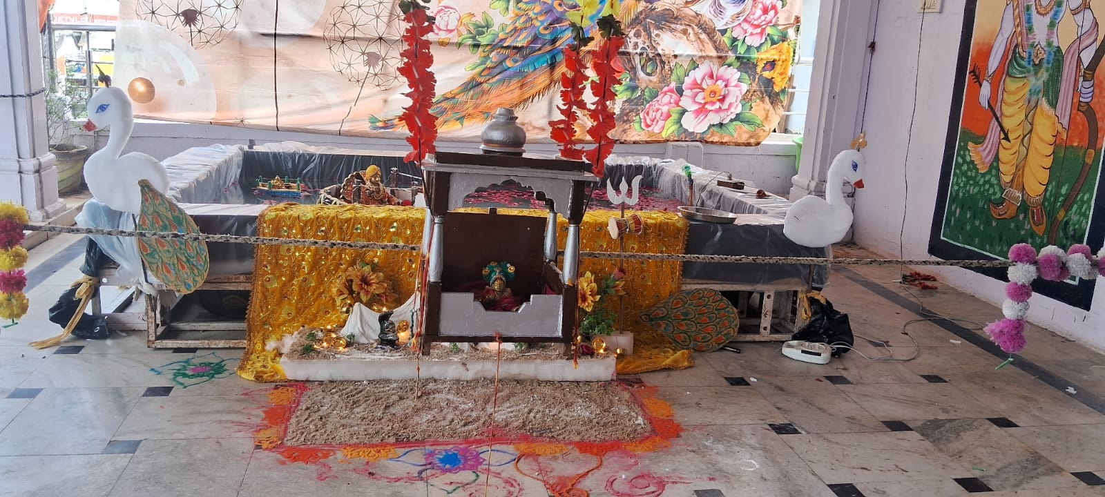 चित्तौड़गढ़ / भुपालसागर - श्रावण सोमवार पर चारभुजानाथ मंदिर में भव्य झांकियां बनी आकर्षण का केंद्र