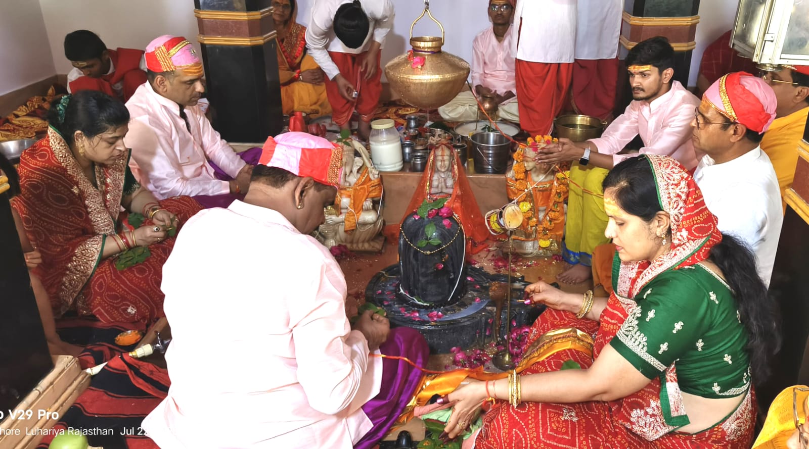चित्तौड़गढ़ / बिनोता  -   चार वेदों के आचार्यों की उपस्थिति में मंशापूर्ण महादेव का हुआ पूजन एवं रुद्राभिषेक