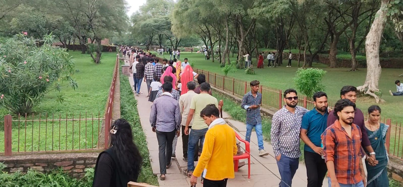  चित्तौड़गढ़ / बेंगू - पर्यटक स्थलों पर रही पर्यटकों की रेलमपेल, सुरक्षा के रहे चाक चौबंद प्रबंध