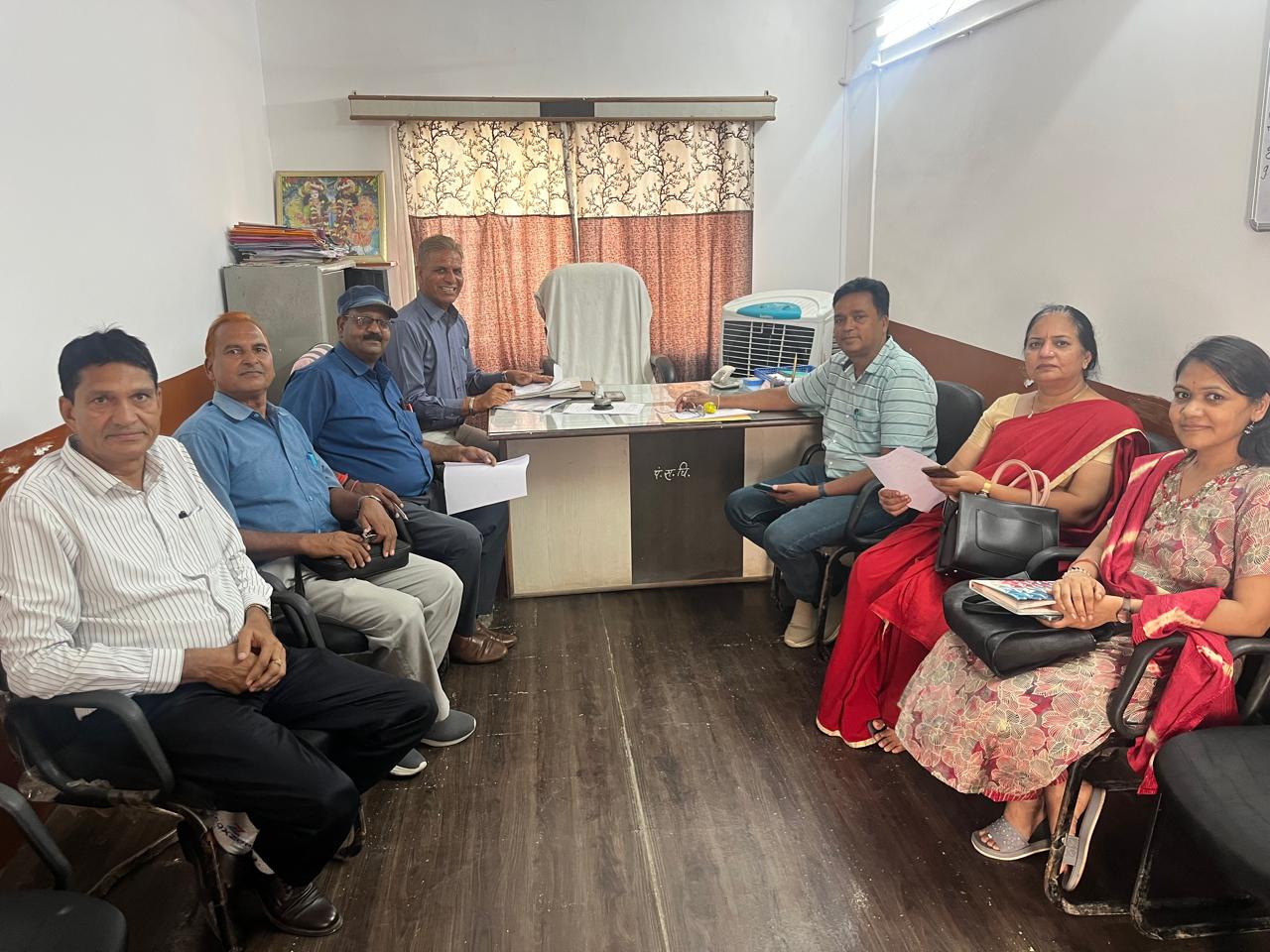  चित्तौड़गढ़ - प्रधानाचार्य सत्रारम्भ वाकपीठ कार्यकारिणी की बैठक सम्पन्न