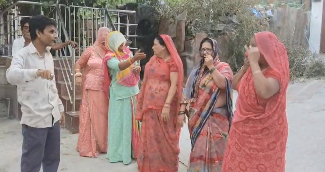 पाली /सूरजपोल कुम्हारों का निचला बास में सीवरेज समस्या ने किया जीना मुहाल