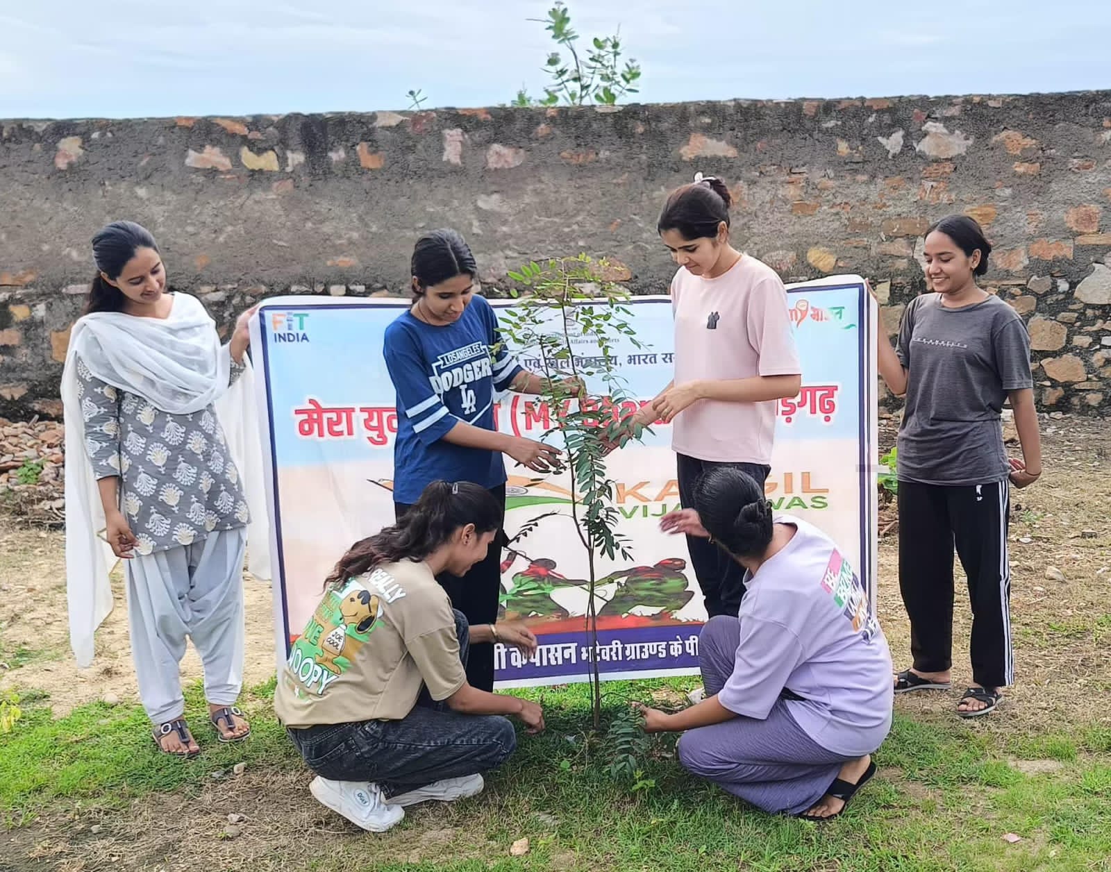 चित्तौड़गढ़ - कारगिल विजय दिवस पर किया शहीदों को नमन, लगाए पौधे