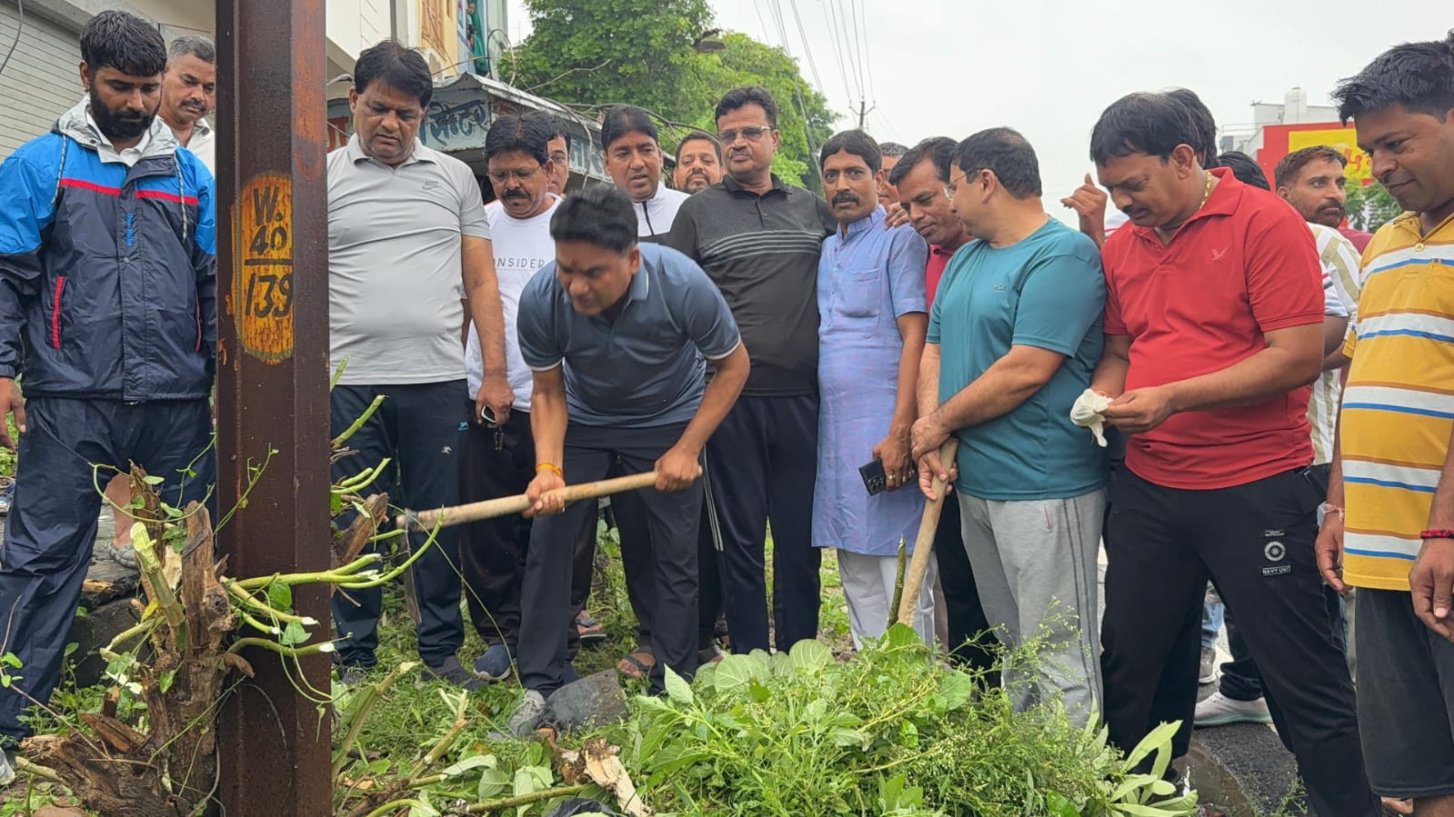  चित्तौड़गढ़ - चित्तौड़गढ़ में सफाई अभियान की शुरुआत, विधायक आक्या बोले– स्वच्छता में देश के टॉप शहरों में होगा चित्तौड़